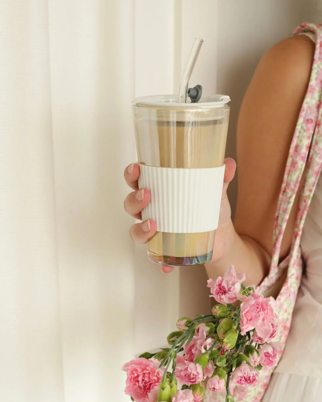 Moi D'abord - Tumbler en Verre à Manchon en Silicone