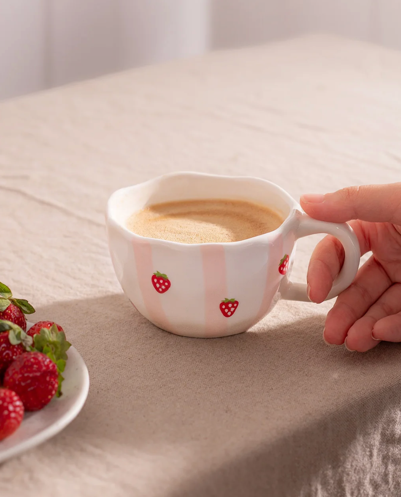 Moi D'abord - Tasse Rayures de fraises