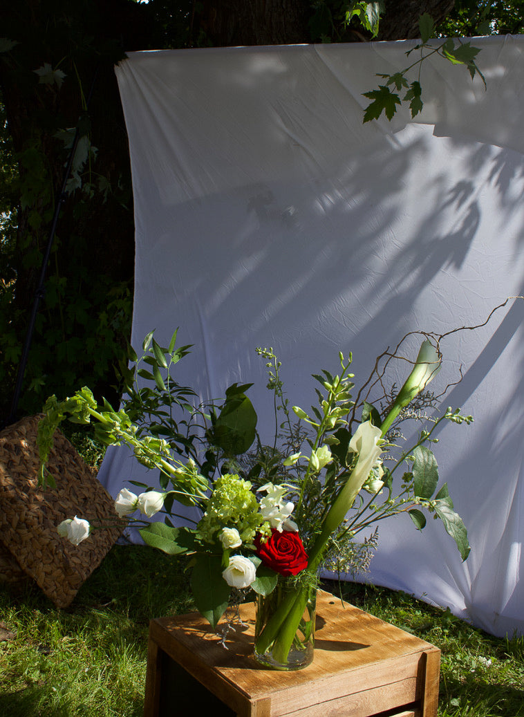 Fleurs en vase pour funérailles - Red