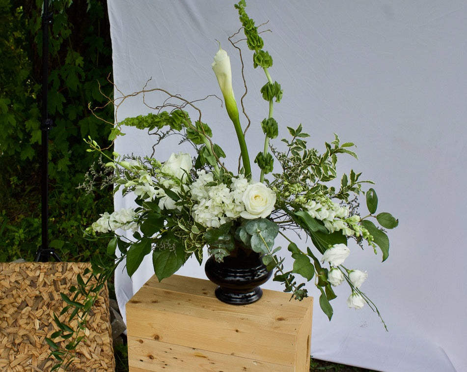 Arrangement floral pour funérailles - crème