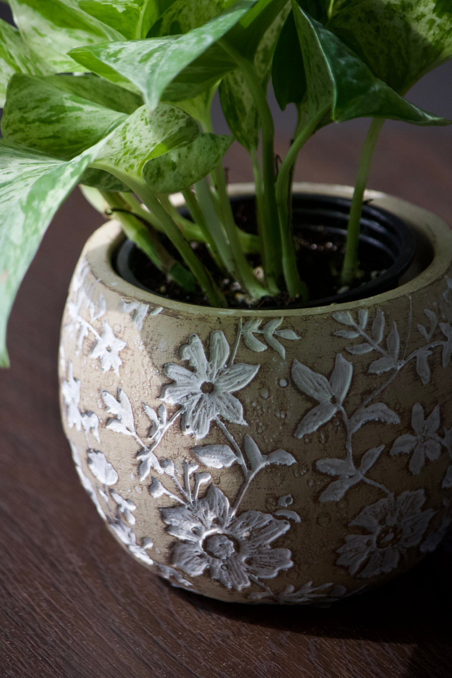 Cache-pot en céramique - fleurs blanches - 3,5 pouces